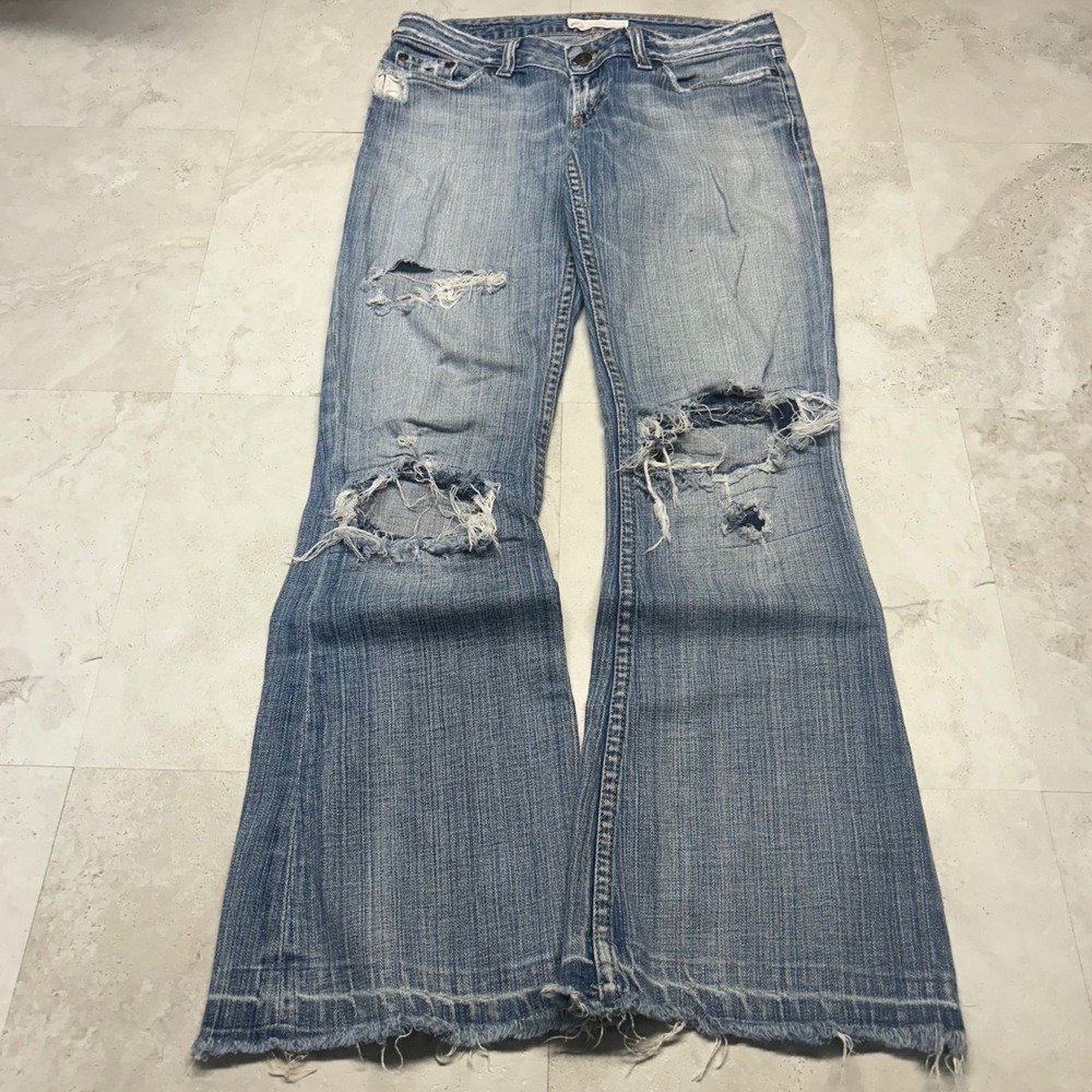 BKE Star Low Rise Flare Jeans Light Wash Blue Womens 8 Distressed Y2K Denim